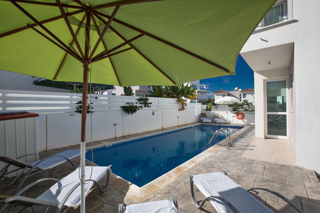Avra Villas Paralímni Chambre photo