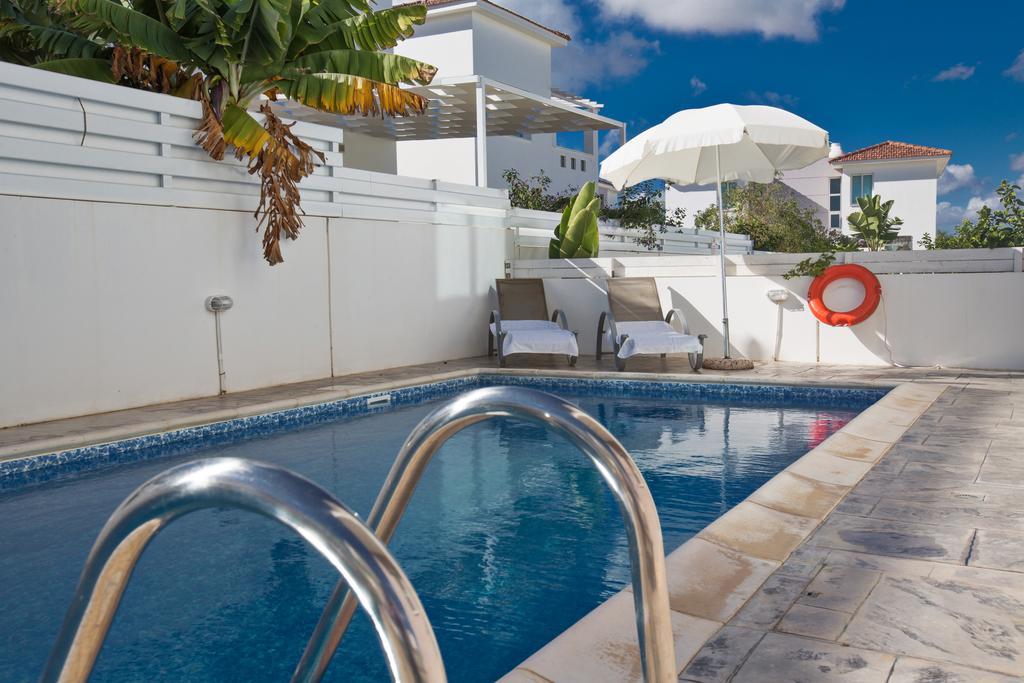 Avra Villas Paralímni Chambre photo