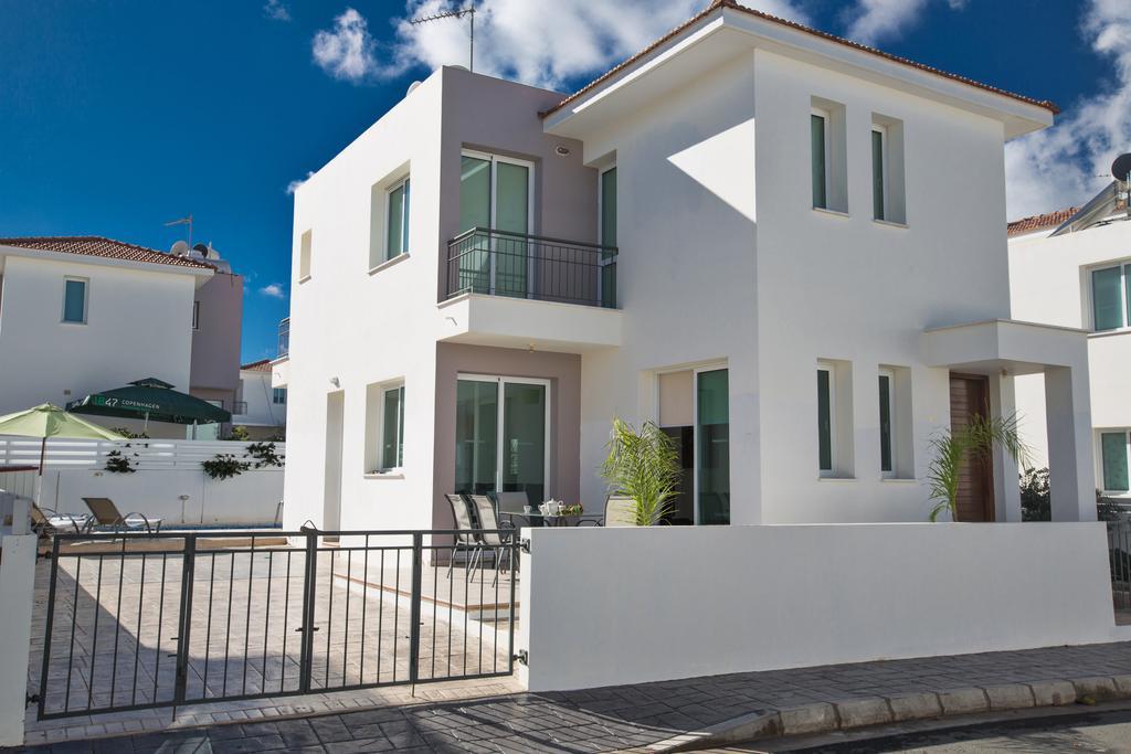Avra Villas Paralímni Chambre photo