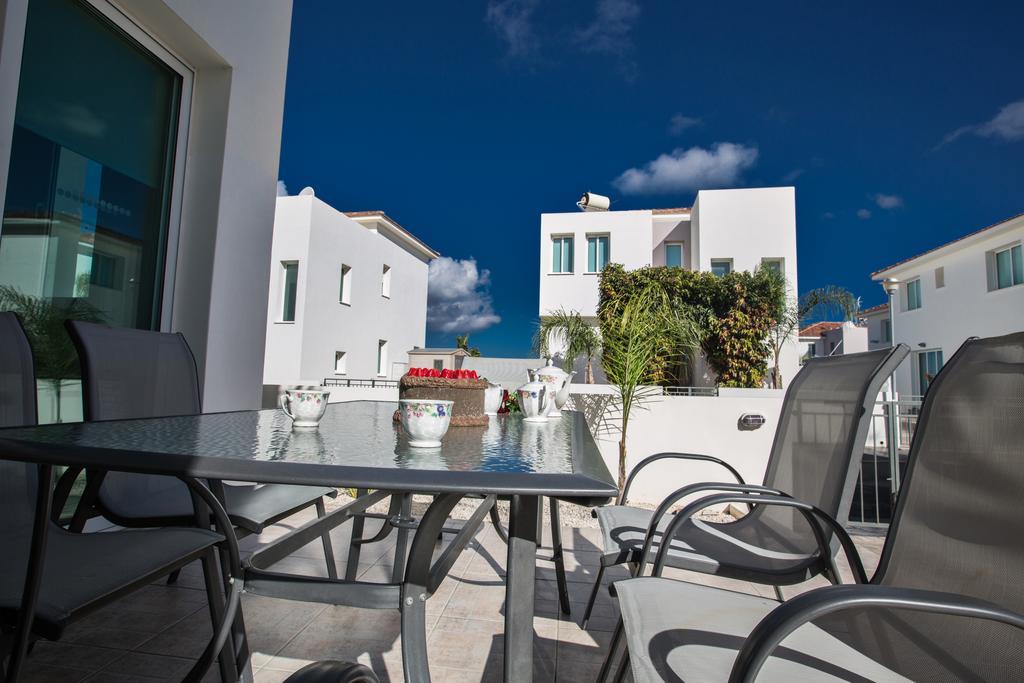 Avra Villas Paralímni Chambre photo
