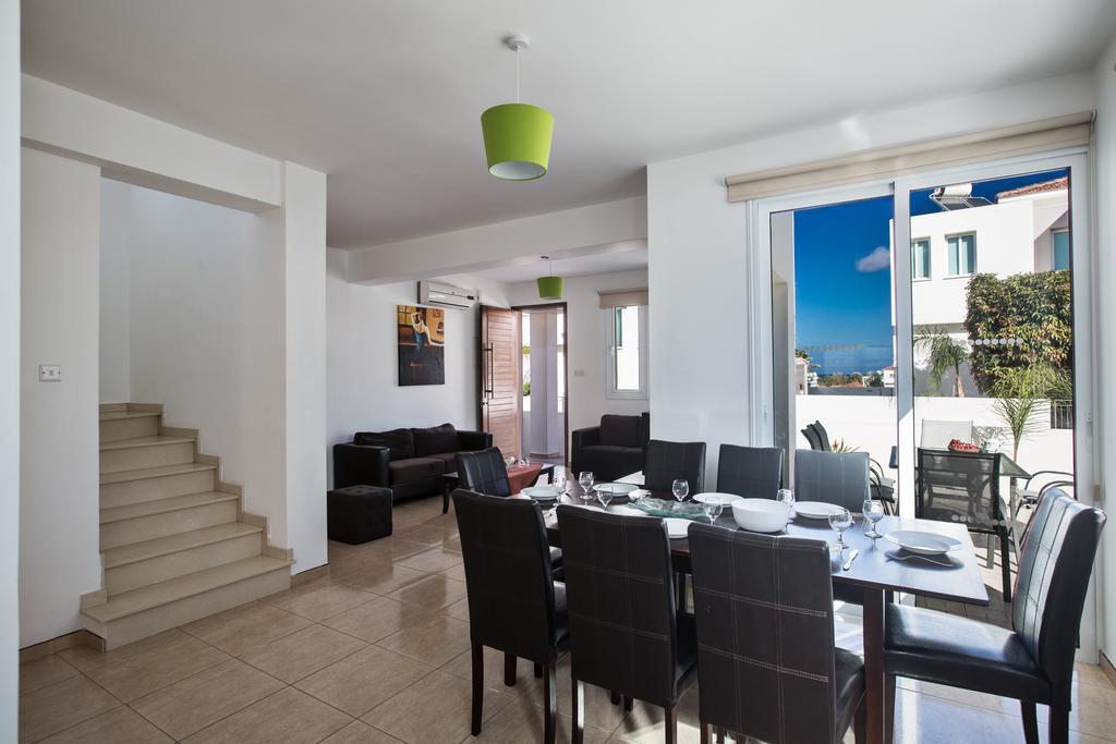 Avra Villas Paralímni Chambre photo