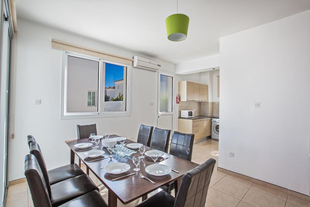 Avra Villas Paralímni Chambre photo