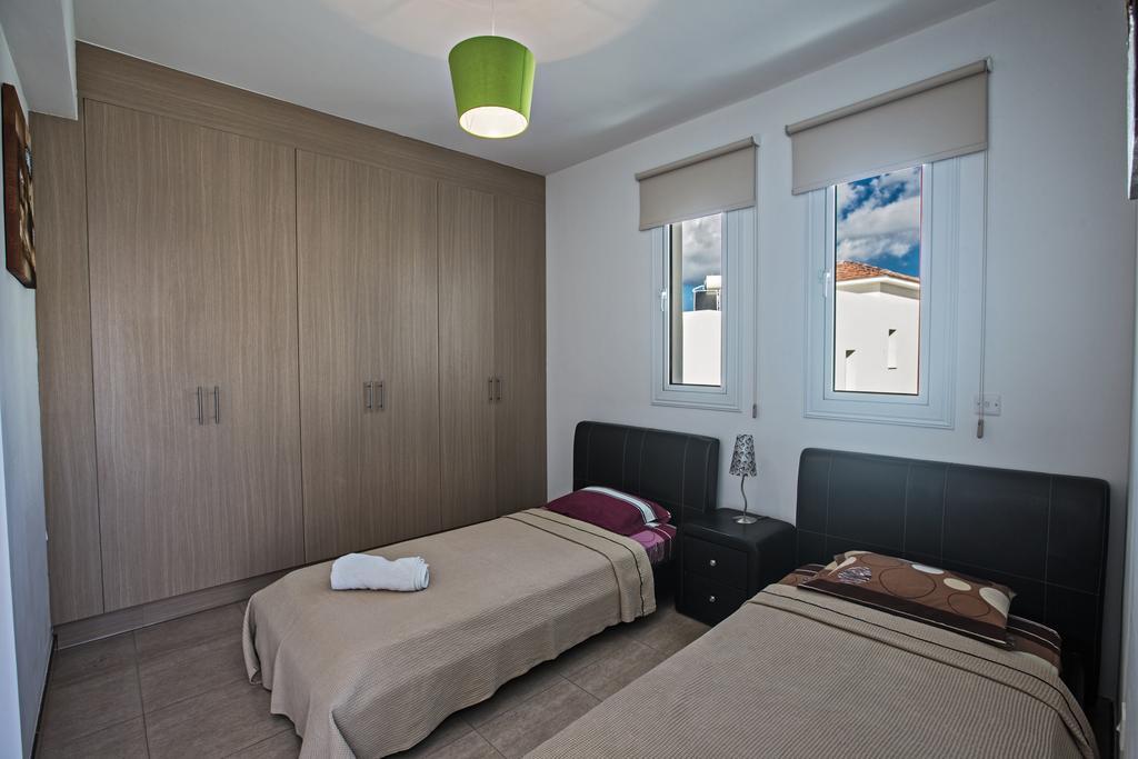 Avra Villas Paralímni Chambre photo