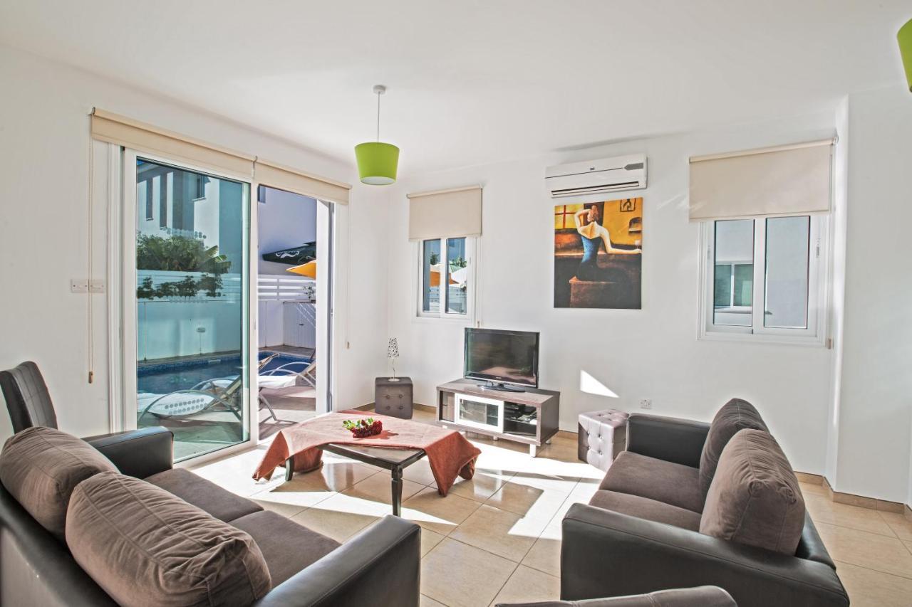 Avra Villas Paralímni Extérieur photo