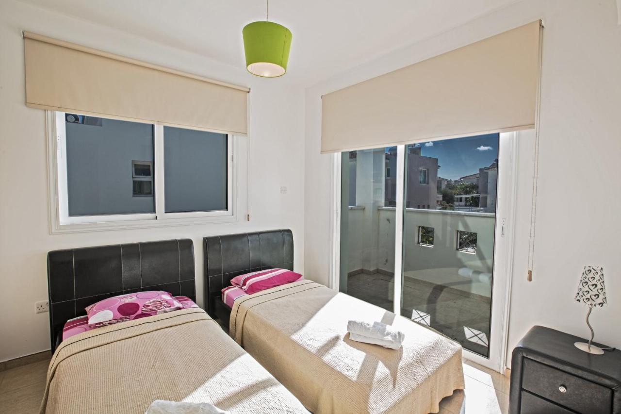 Avra Villas Paralímni Extérieur photo